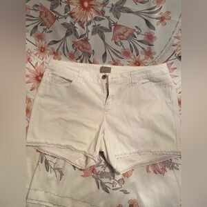 Womens BeBop white shorts Lace hem size 14 denim type material light weight